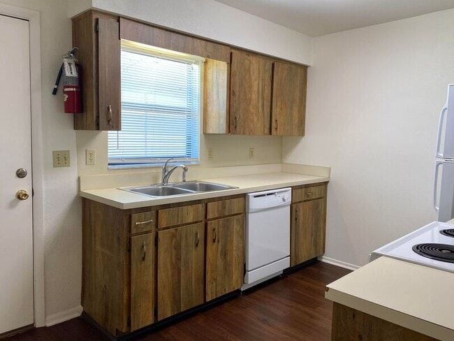 Building Photo - 3928 Spoonbill Ct