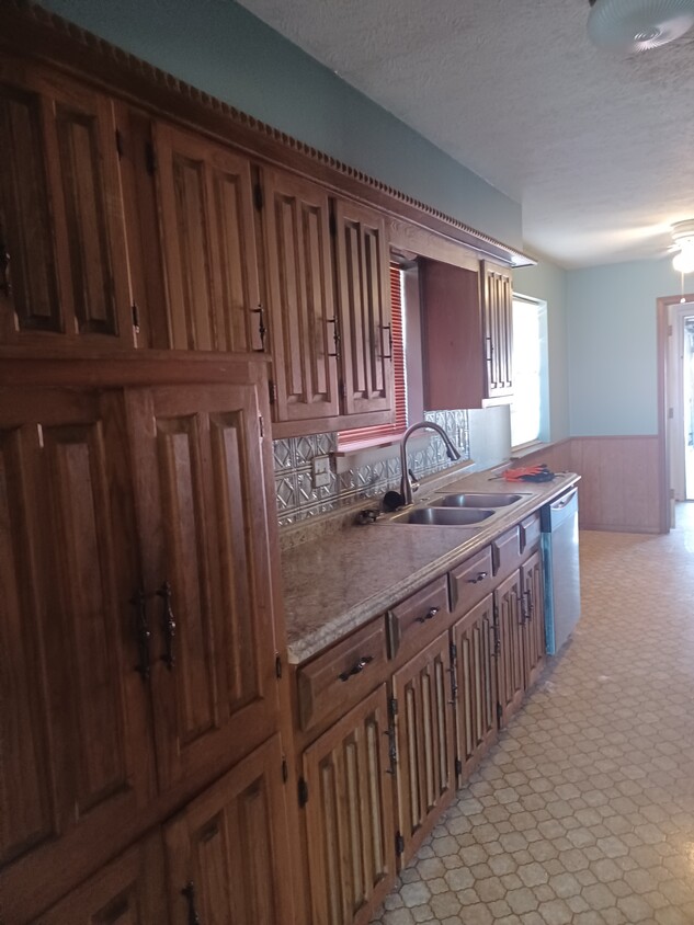 Lots of cabinets in the kitchen - 635 E Cherry St