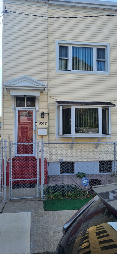 Foto principal - 91-12-12 85th St