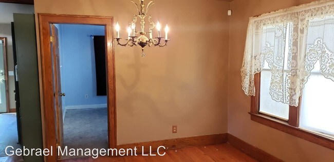 Foto del edificio - 3 br, 1.5 bath House - 1310 Mann Ave.