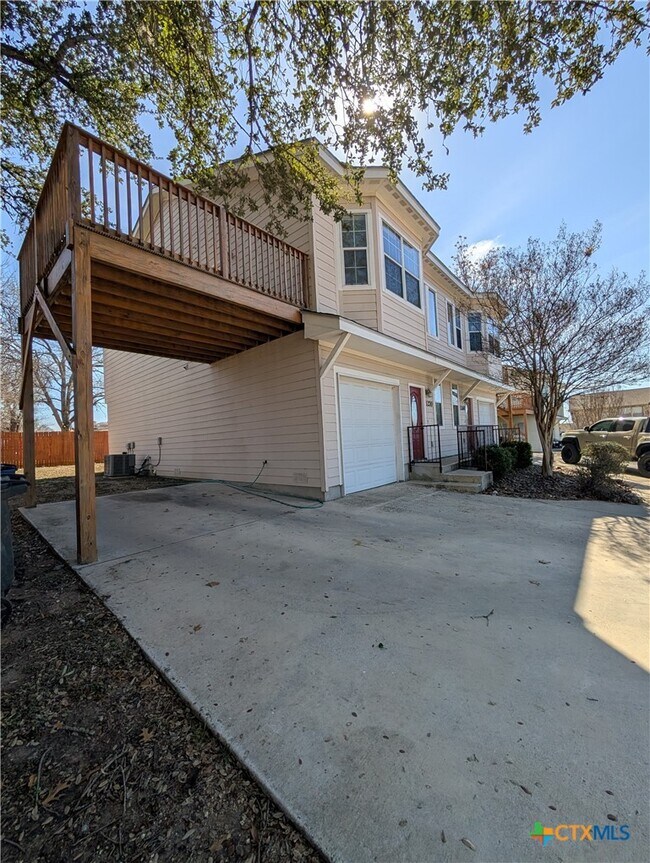 Foto del edificio - 1270 Hillcrest Dr