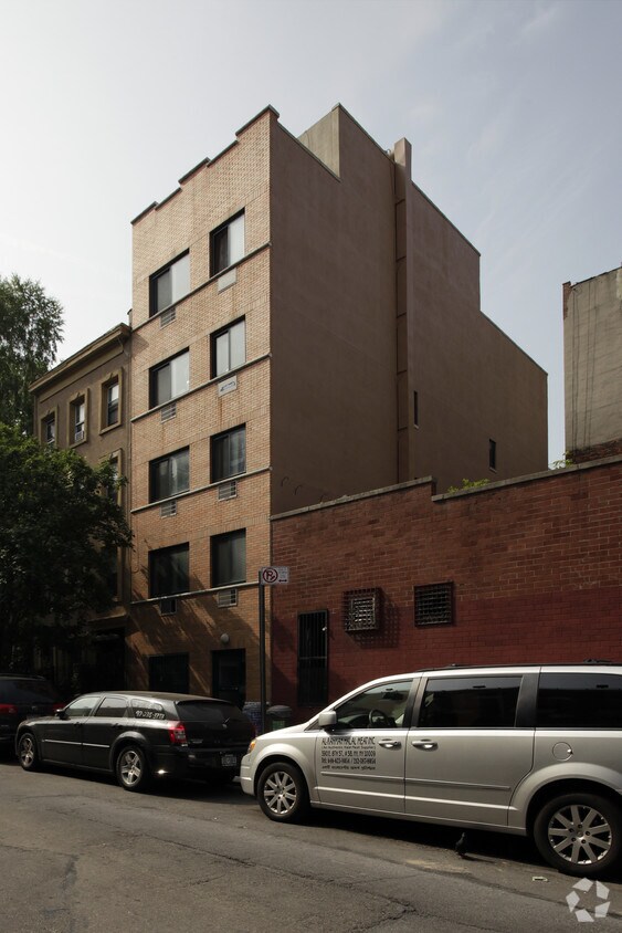 Primary Photo - 354 E 8th St