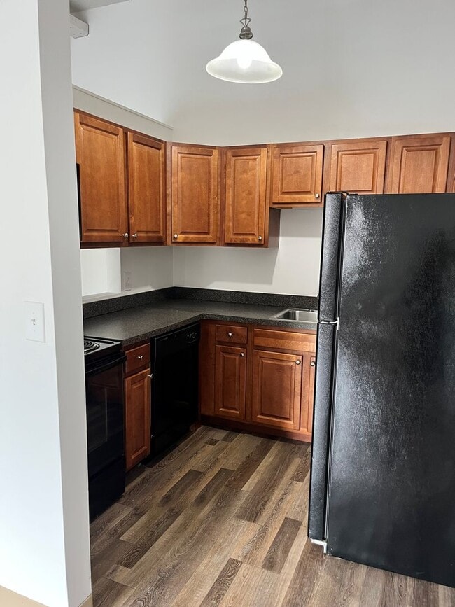 Photo - Leasing Agent Apartment