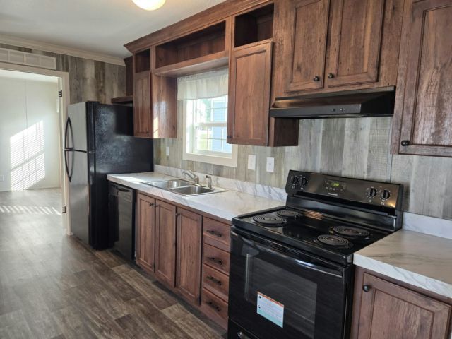 Foto del edificio - 66 Stebbins Dr