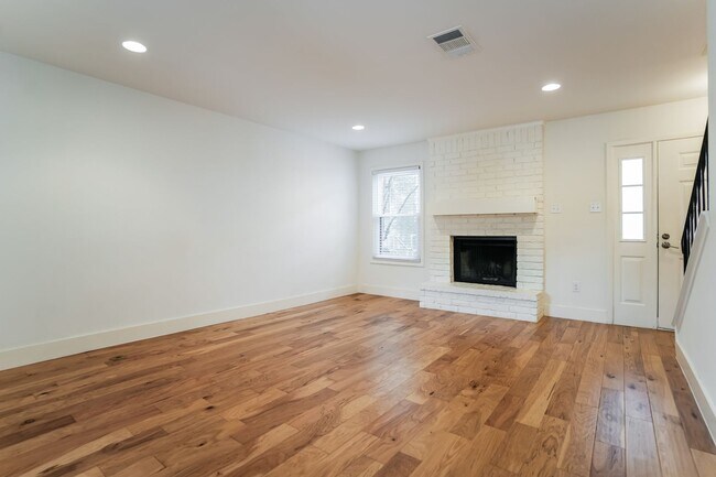 Foto del edificio - 810 Banister Ln