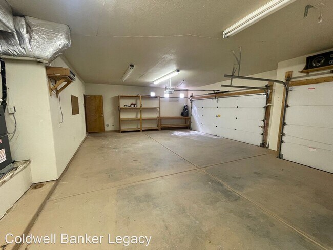 Building Photo - 4 br, 3 bath House - 6909 Tampico Rd NE