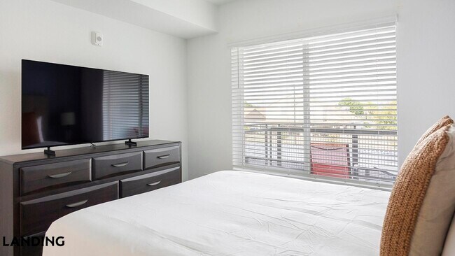 Foto del edificio - 1760 S Crismon Rd