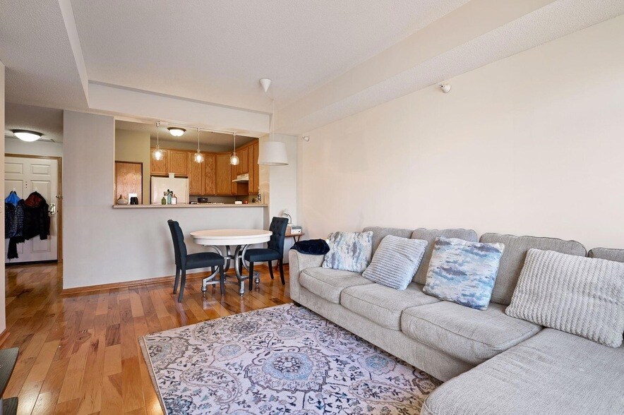 Foto principal - 560 N 2nd St