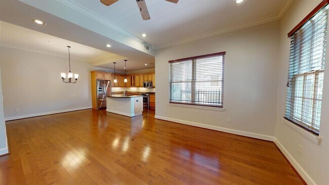 Foto del edificio - 205 N Geary Ave