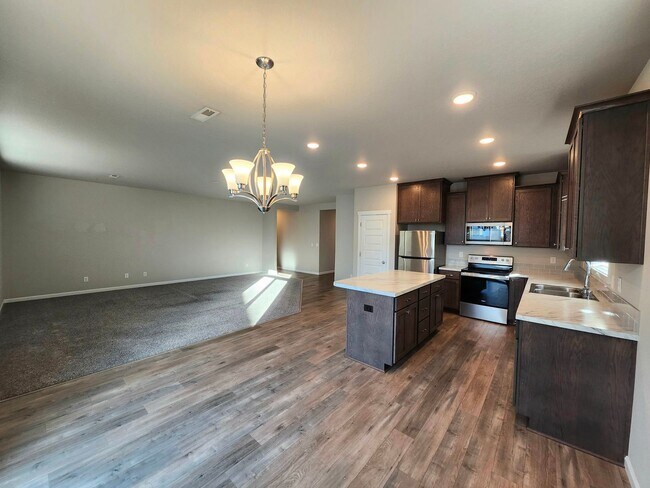 Foto del edificio - West Richland, where family-friendly living begins!