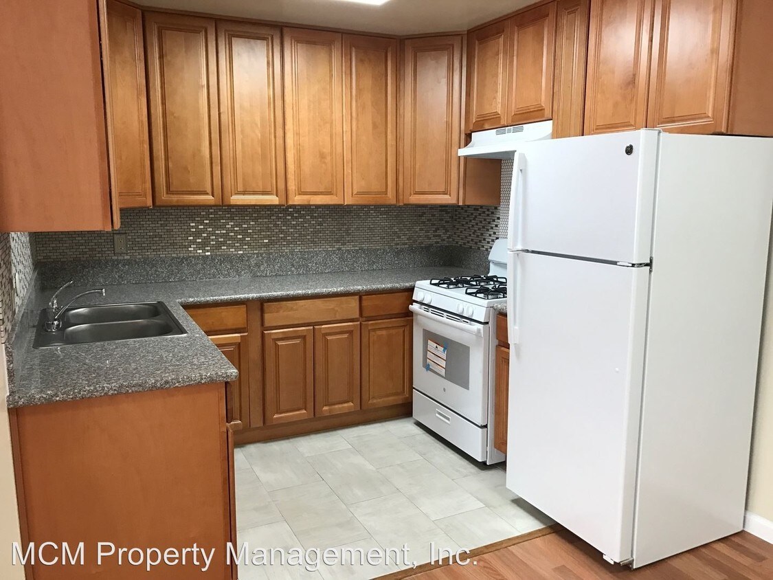 Foto principal - 1815 N Serrano Ave