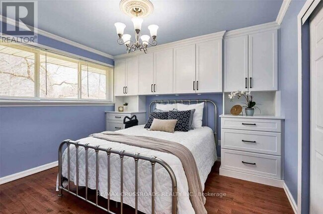 Photo du bâtiment - 77 Woodgarden Crescent