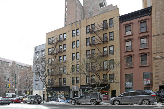 Building Photo - 102 W 79th Street