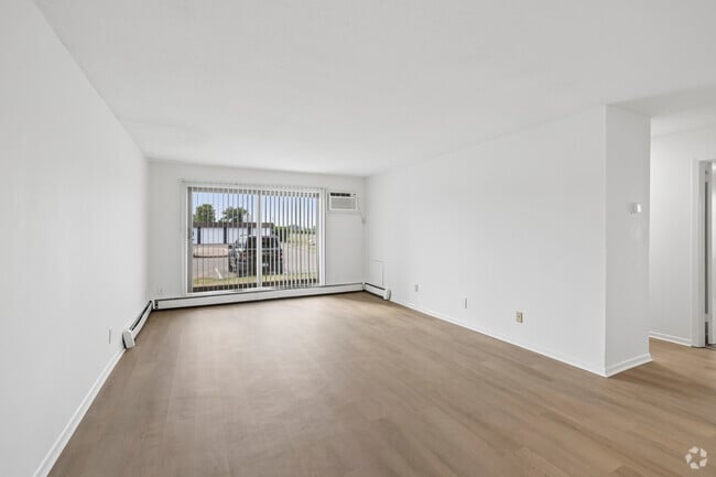 2BR, 1BA - 1,023SF - Living Room - ReNew at the Grove