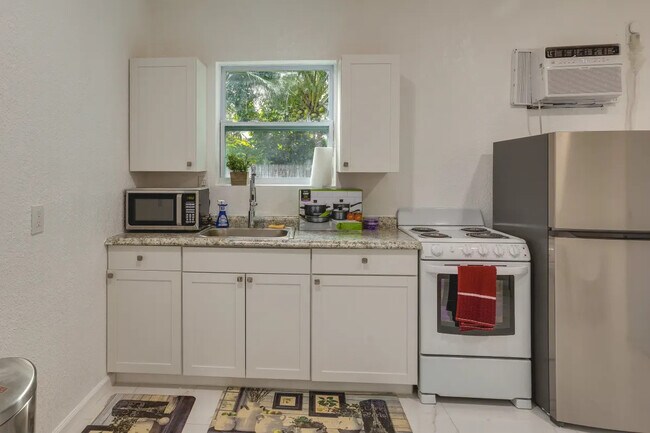 Foto del edificio - 2861 NE 5th Ct