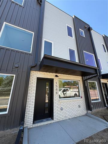 Foto del edificio - 1588 Kendall St
