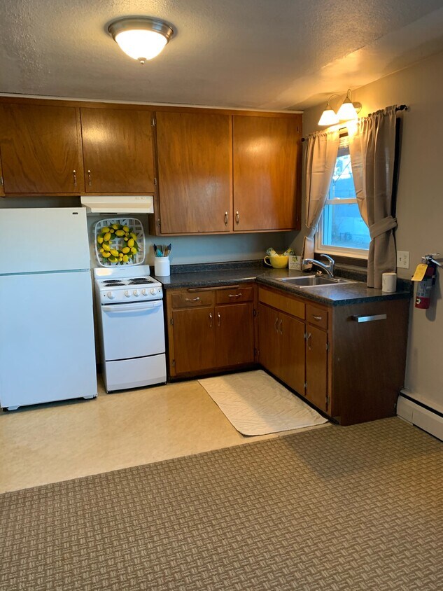 Primary Photo - 320 5th St SE