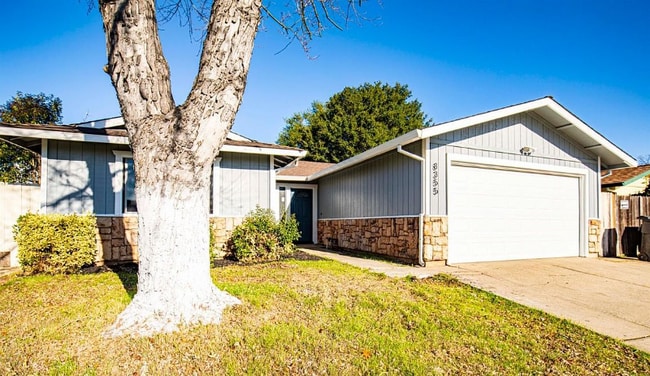 Building Photo - 8355 Middle River Ct