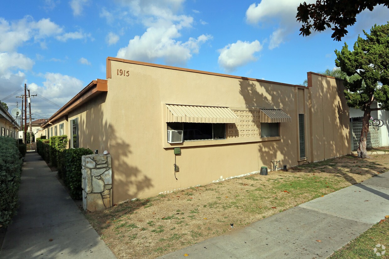 Primary Photo - 1915 E Wilson Ave