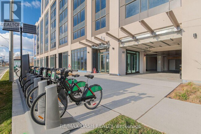 Photo du bâtiment - 1928 Lake Shore Blvd W