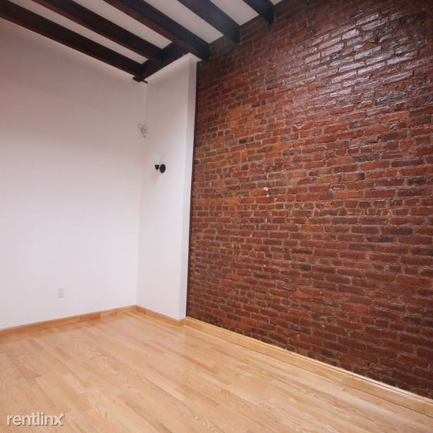 Building Photo - 563 Seneca Ave