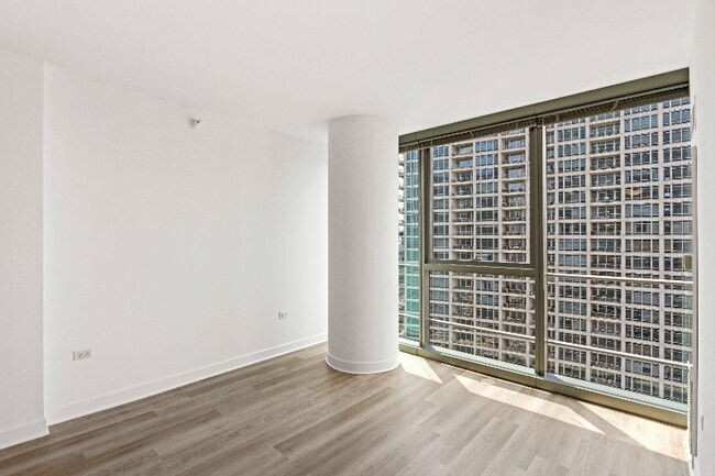 Foto del edificio - 411 W Wolf Point Plaza