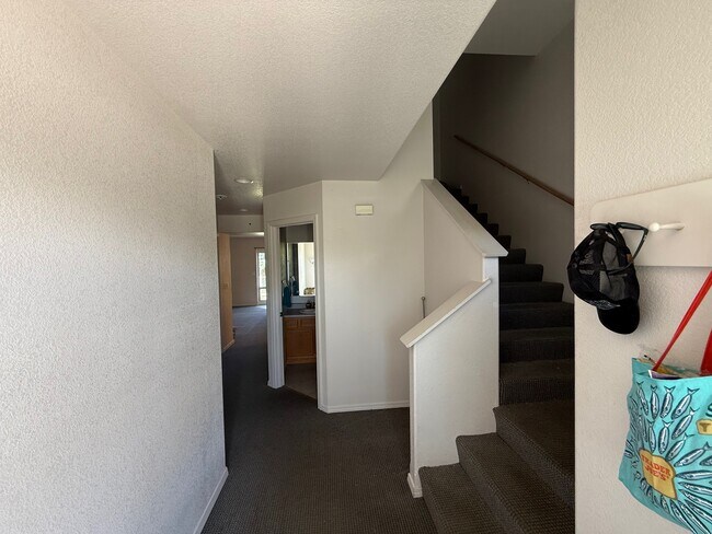 Foto del edificio - 913 Cardinal Dr