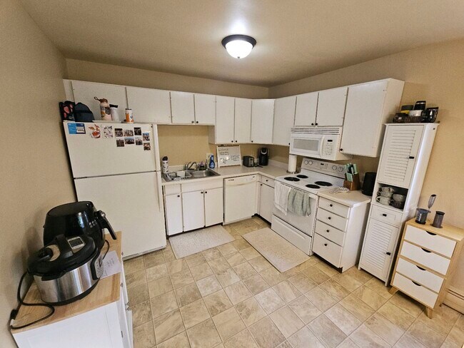 Foto del edificio - Ember Crest LLC