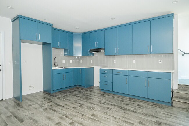 Foto del edificio - 668 Keenan Ave