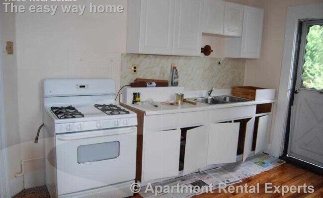 Building Photo - 15 Forster St