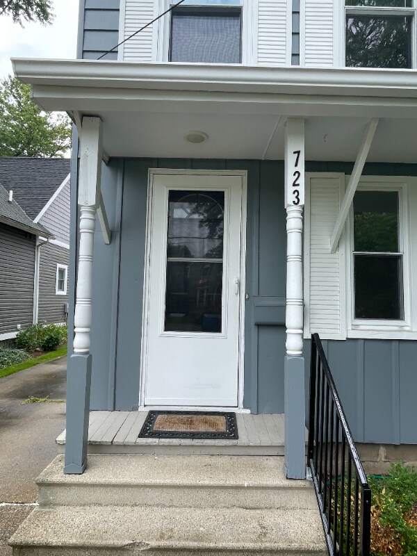 Primary Photo - 723 Ludlow Ave