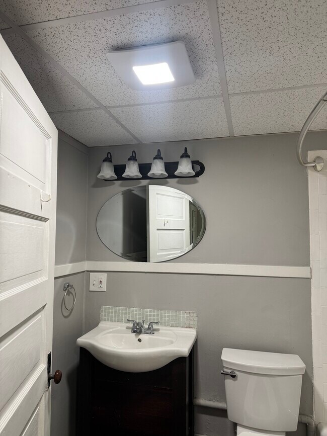 Foto del edificio - 10 Wakefield Ave