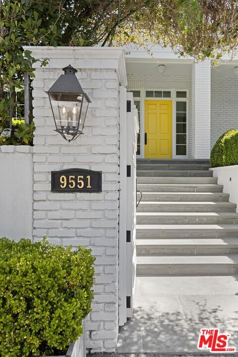 Building Photo - 9551 Lime Orchard Rd