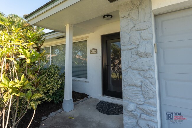 Building Photo - Beautifully renovated Tequesta POOL home 3...