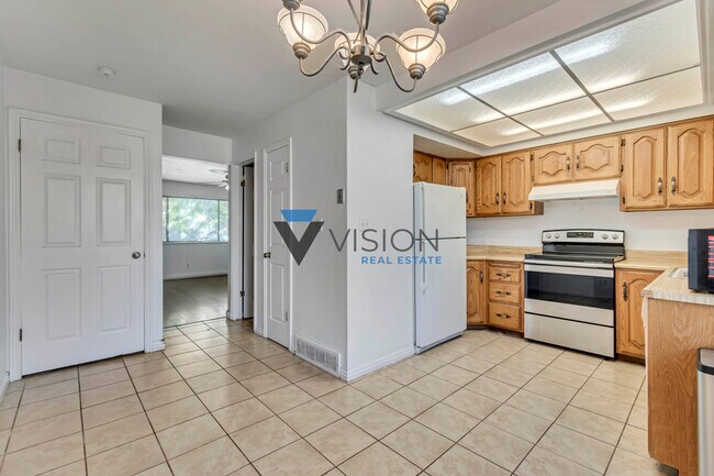 Building Photo - 131 E 500 S
