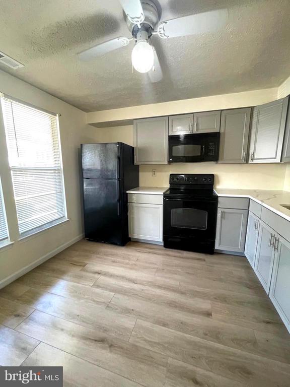 Building Photo - 38 Waterview Ct
