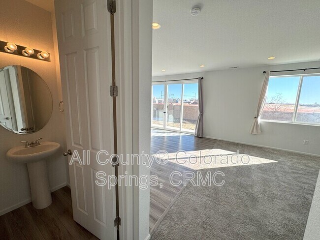 Building Photo - 7173 Boreal Dr