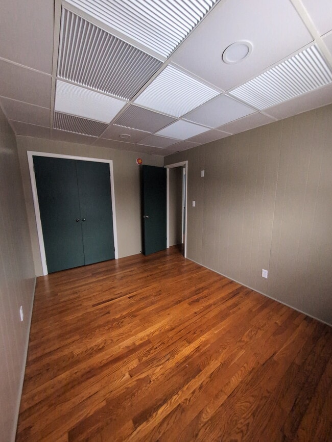 Building Photo - 2138 Mountain View Ave