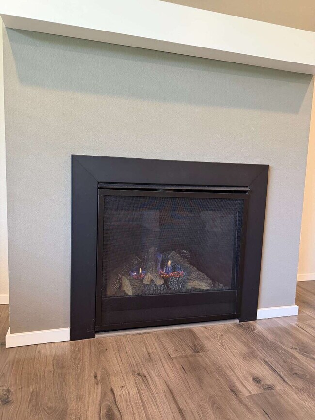 Foto del edificio - 3 Bedroom / 2.5 Bathroom Townhome - Near Bethany & PCC