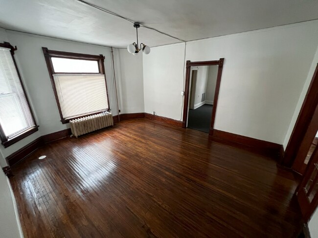 Foto del edificio - 302 E Walnut St