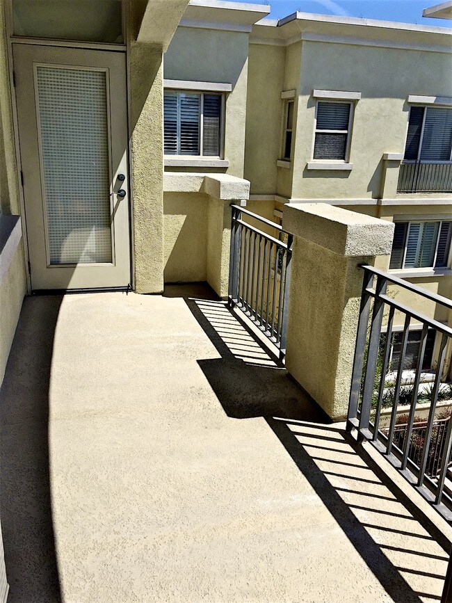 Private Patio - 2605 Sepulveda Blvd