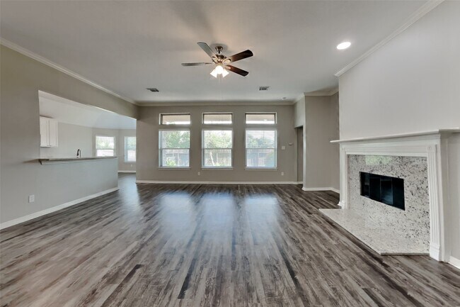 Building Photo - 8227 Sports Haven Dr