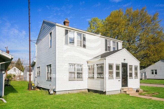 Building Photo - 1253 N Meade St