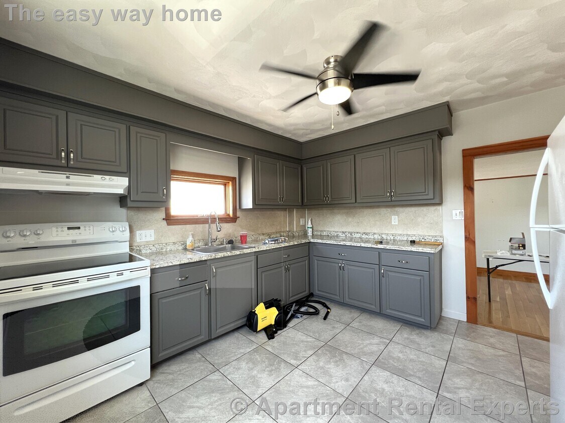 Primary Photo - Malden Center 1 Bedroom - Parking - AC