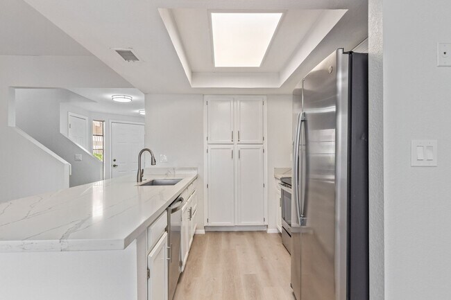 Foto del edificio - 9705 E Mtn View #1048 Scottsdale, AZ 85258