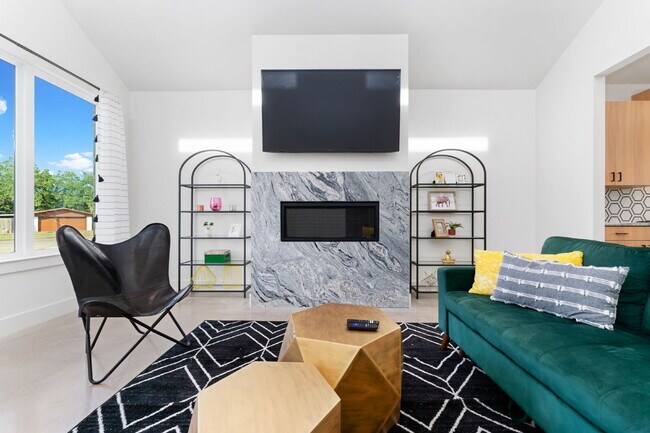 Building Photo - Pre-Leasing Fall of 2026!! Luxury Homes!!