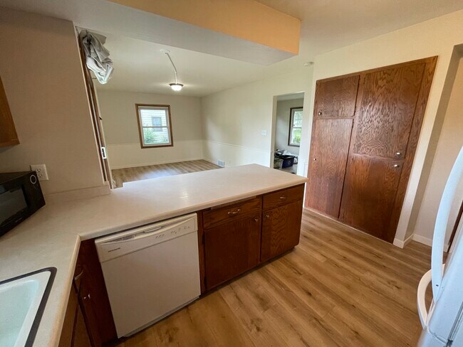 Building Photo - 1902 Ruben Dr