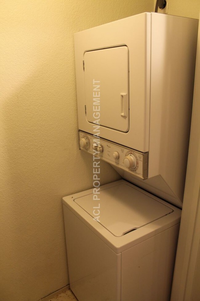 Foto del edificio - 25930 Kay Ave