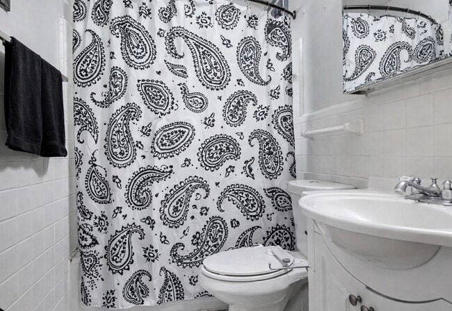 Building Photo - 9521 Ash Creek Dr