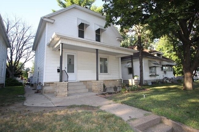 Building Photo - 806 Conger St